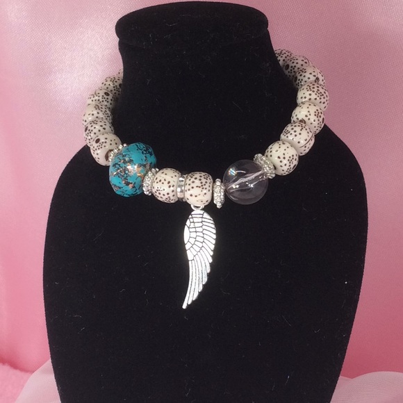 5 Piece Plastic Bead Bracelet - Picture 2 of 2